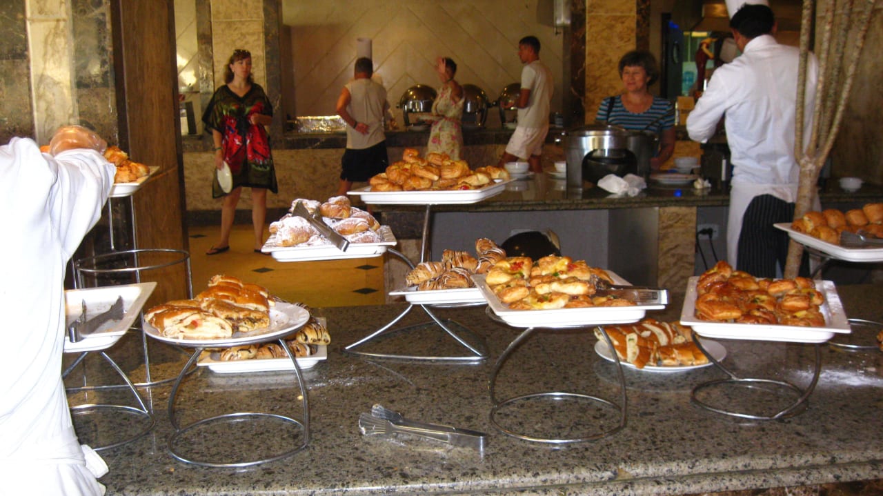 Выпечка на завтрак Riviera Aqua Park Resort