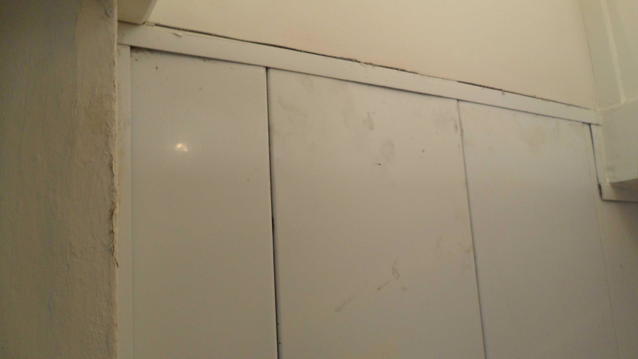 Älteres Zimmer nach Intensivreinigung, Schimmel über Wyndham Alltra Punta Cana