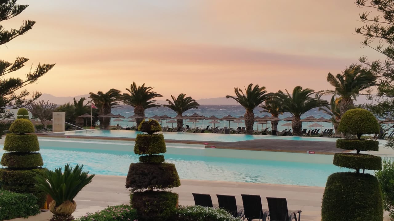 Restaurant The Ixian Grand & All Suites