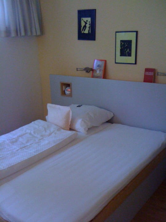 Doppelbett bei Einzelbelegung des DZ Seminarzentrum Rückersbach