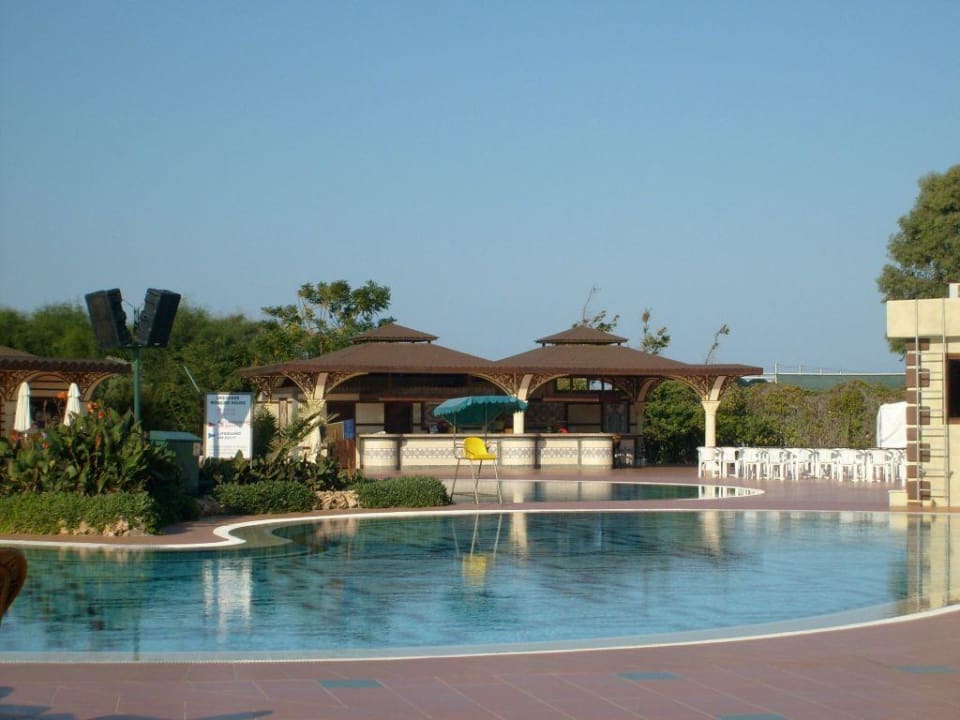 Ein Pool, Ali Bey Park Ali Bey Club