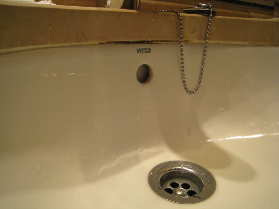 Silikonfuge verschimmelt allsun App.-Hotel Albatros