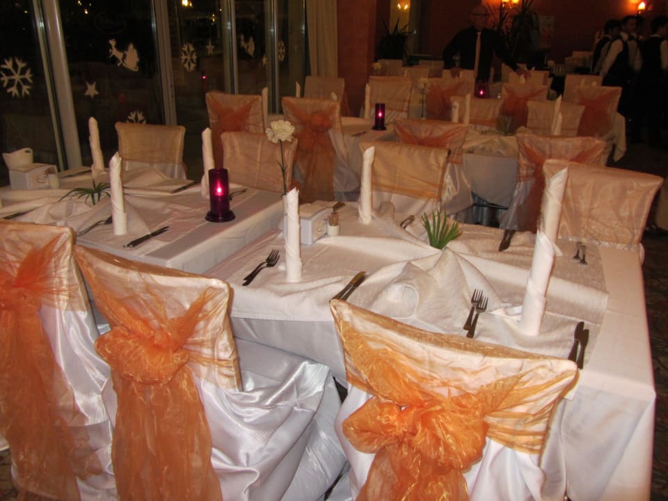 Dekorierte Tische am 24.12. Alaiye Resort & Spa