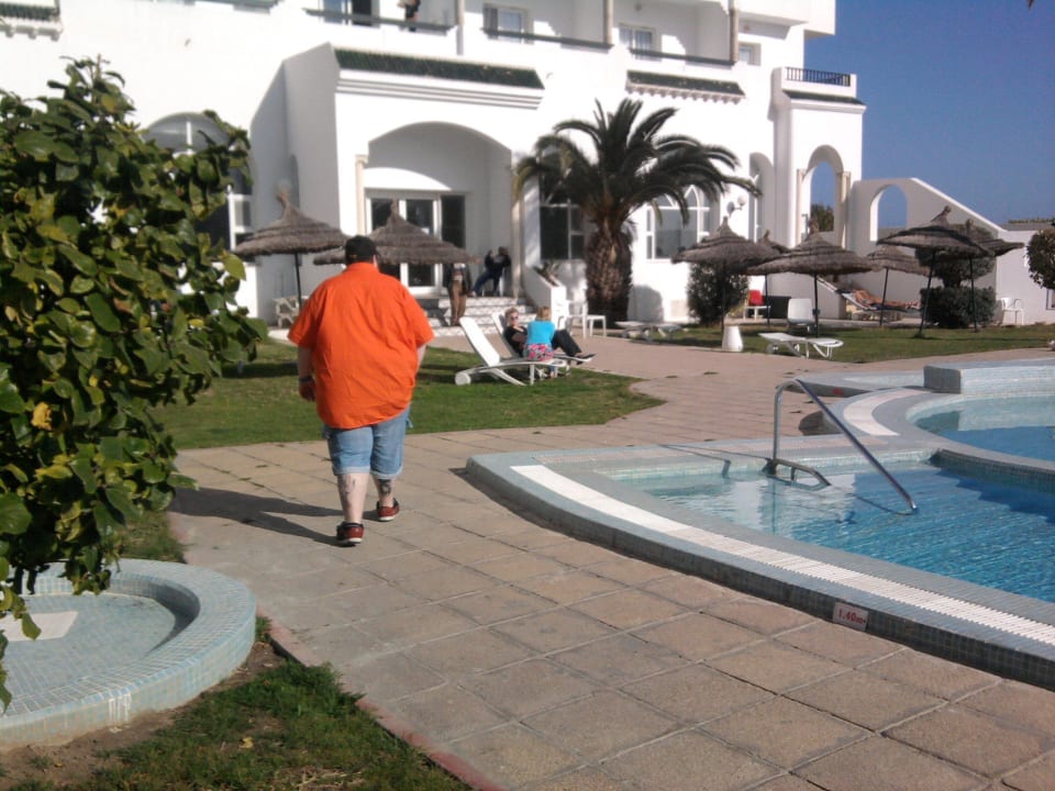 Teil vom Pool und Hotelanlage Royal Jinene