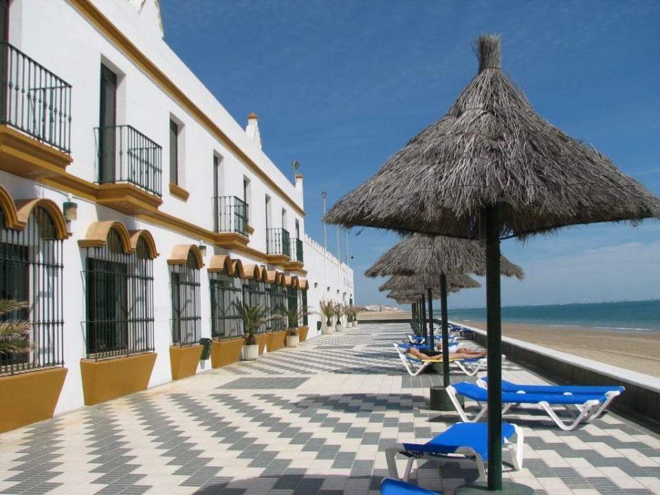 Strandseite des Hotels Hotel Playa de la Luz