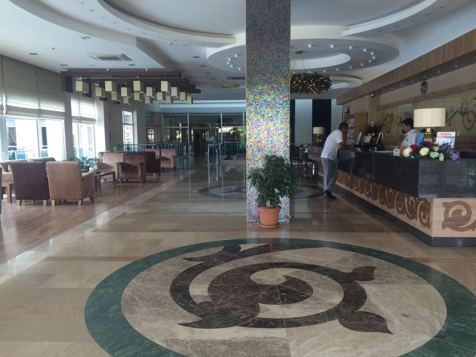 Rezeption , Eingang Solivia Hotel