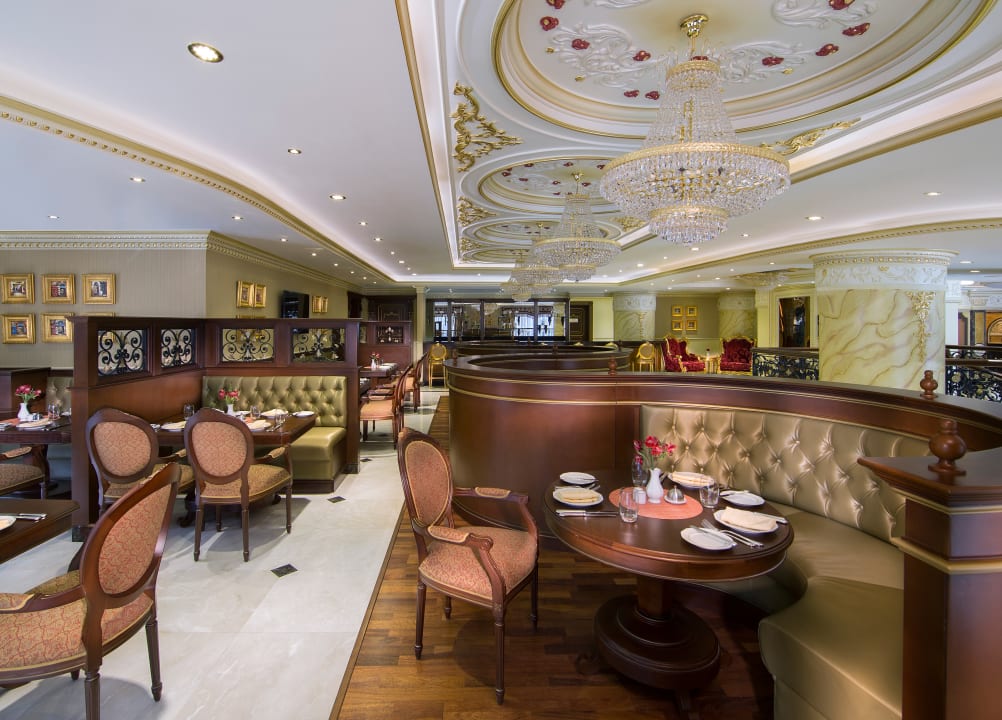 Gastro Royal Rose Hotel