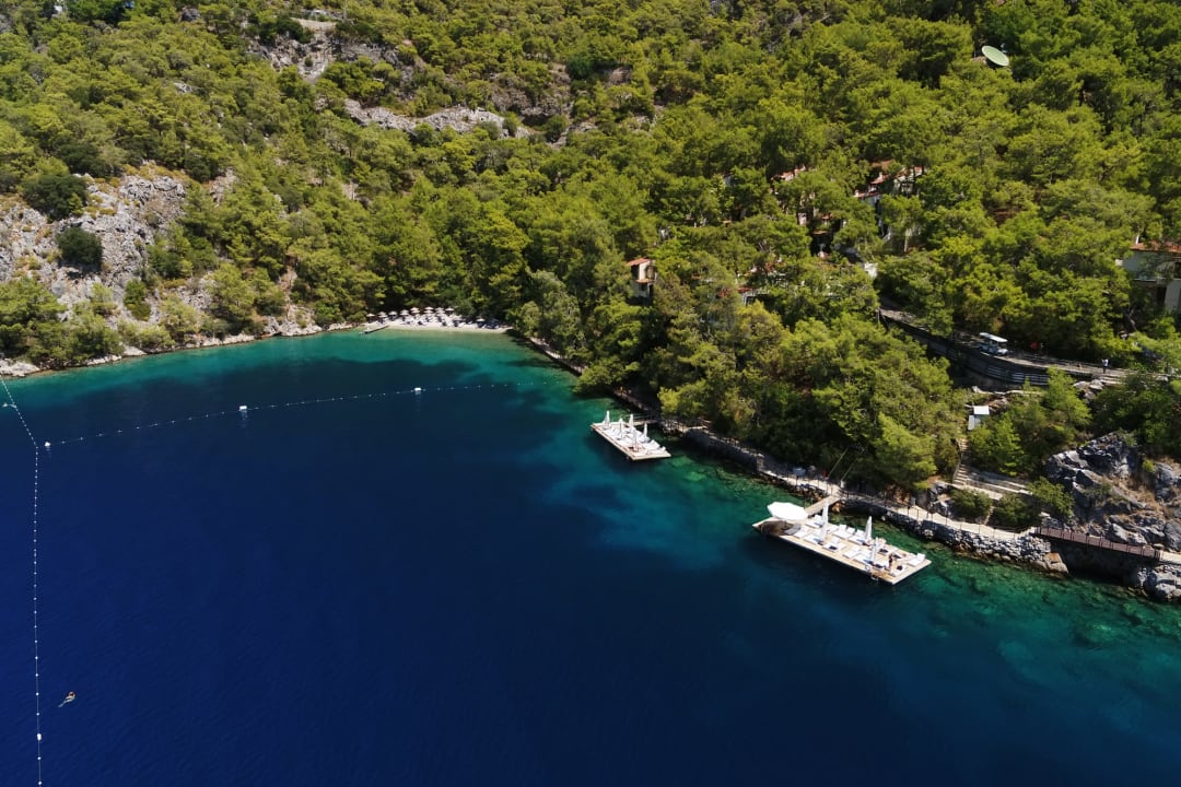 Strand Hillside Beach Club