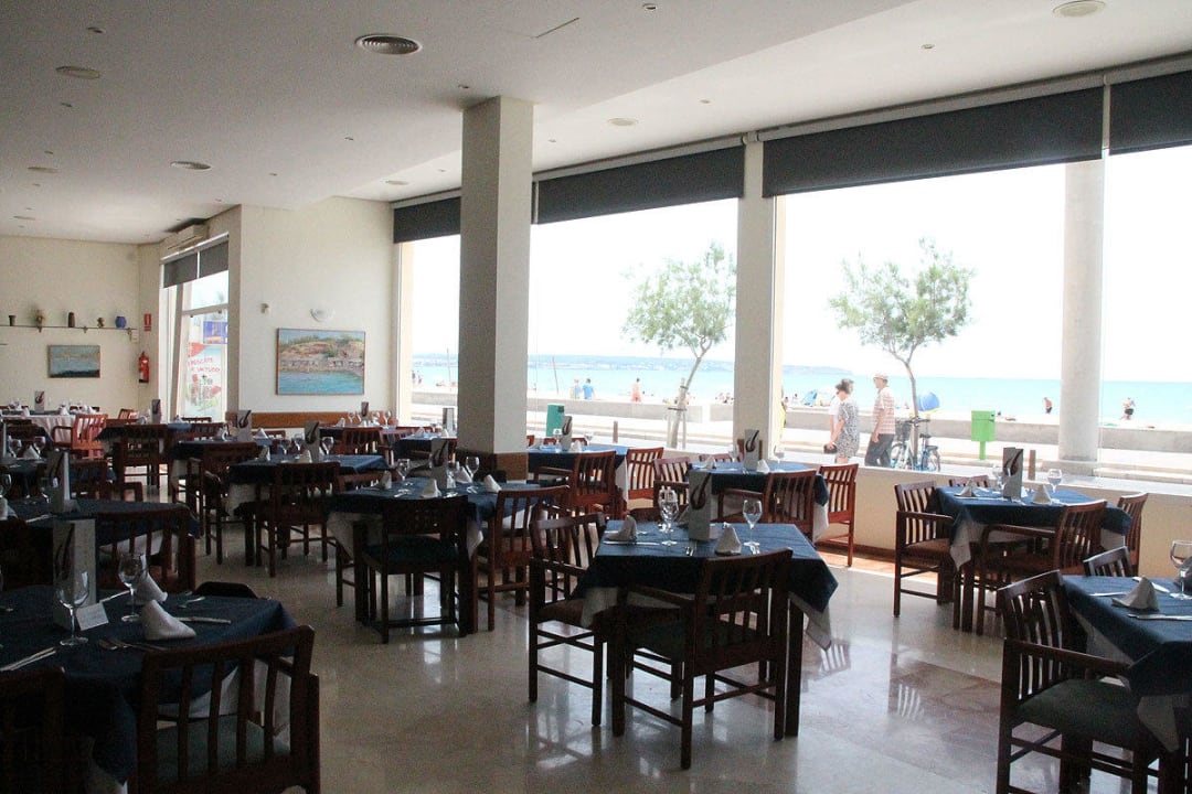 Oberer Speißeraum Aparthotel Fontanellas Playa