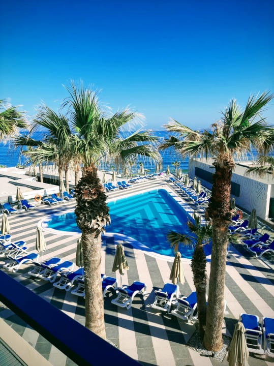 Pool Arina Beach Resort