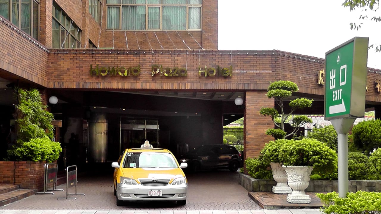 Hotel Haupteingang The Howard Plaza Hotel Taipei