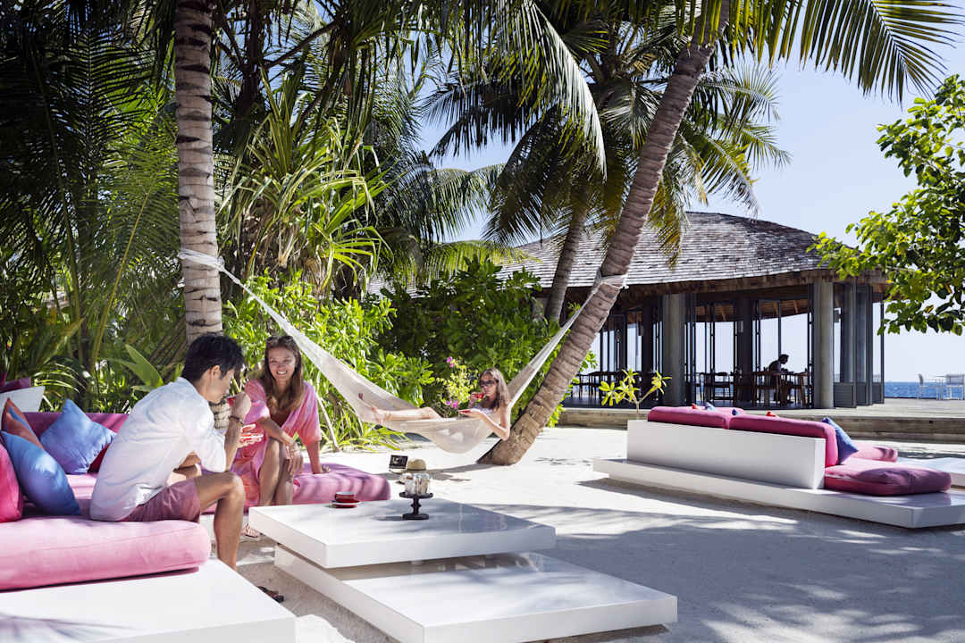 Außenansicht Outrigger Maldives Maafushivaru Resort