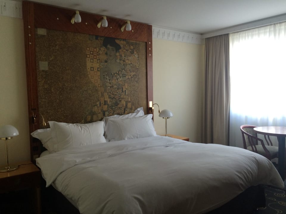 A decent size bed Hotel Am Konzerthaus - MGallery