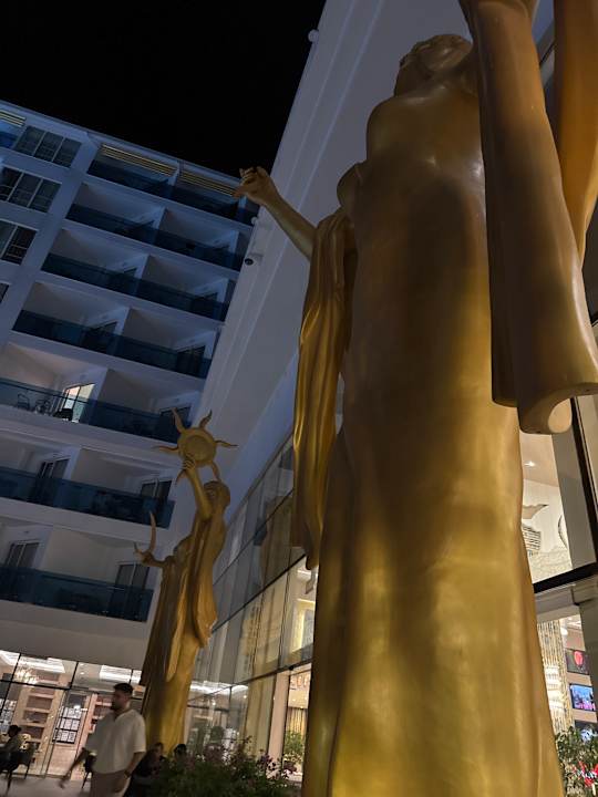 Lobby Azura Deluxe Resort & Spa Hotel