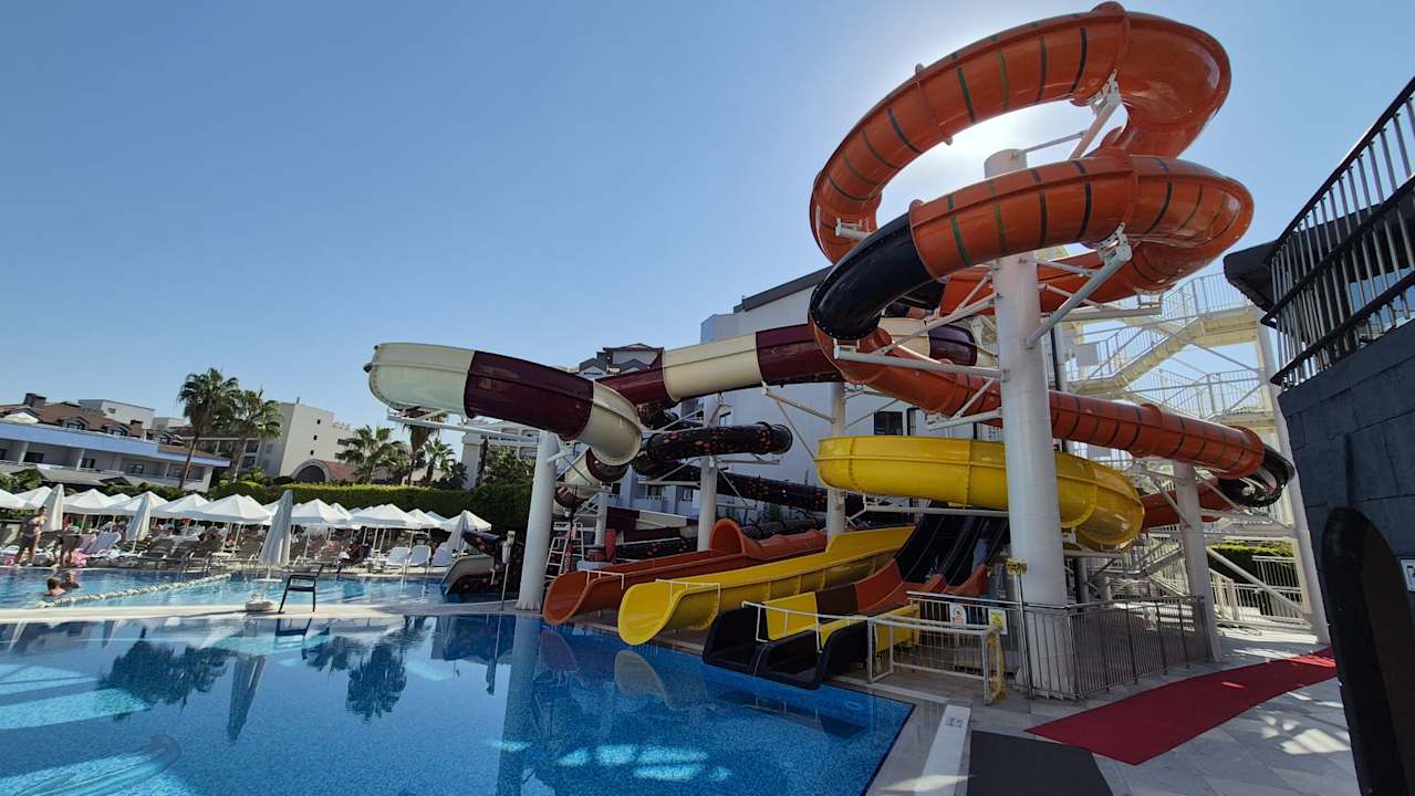 Pool Grand Seker Hotel