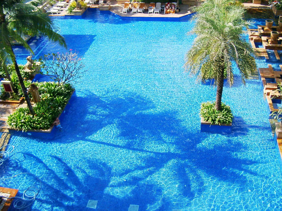 Pool Busakorn Wing Holiday Inn Resort Phuket