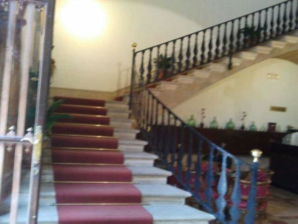 Treppe zu den Etagen Hotel Born