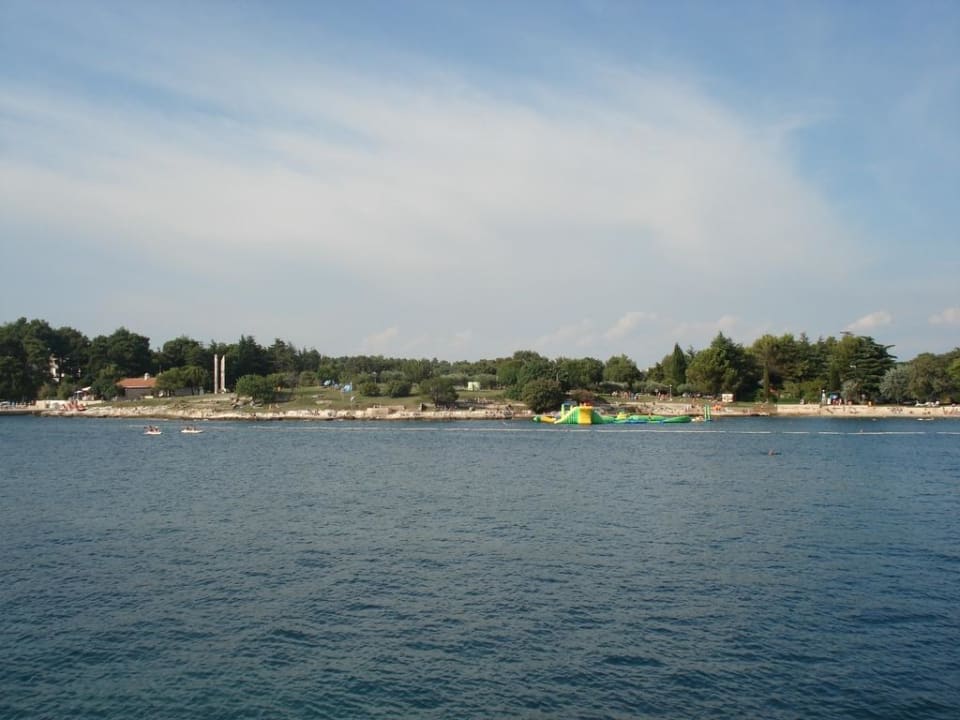 Hotelstrand und Liegewiese Hotel Plavi Hotel Plavi Plava Laguna