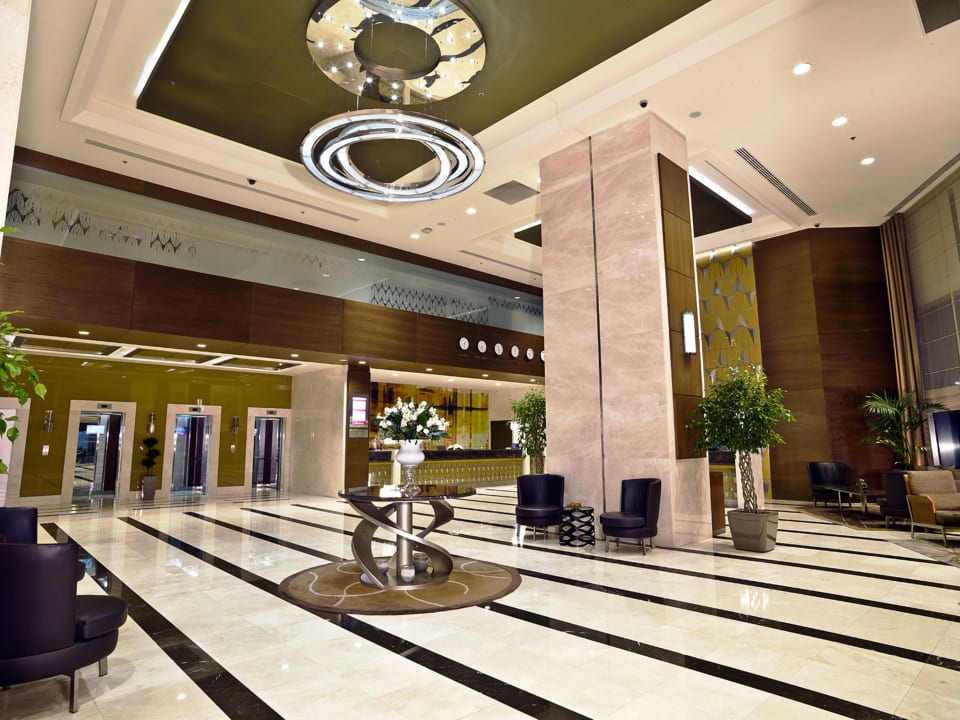 Lobby Ramada Plaza Hotel Istanbul Tekstilkent