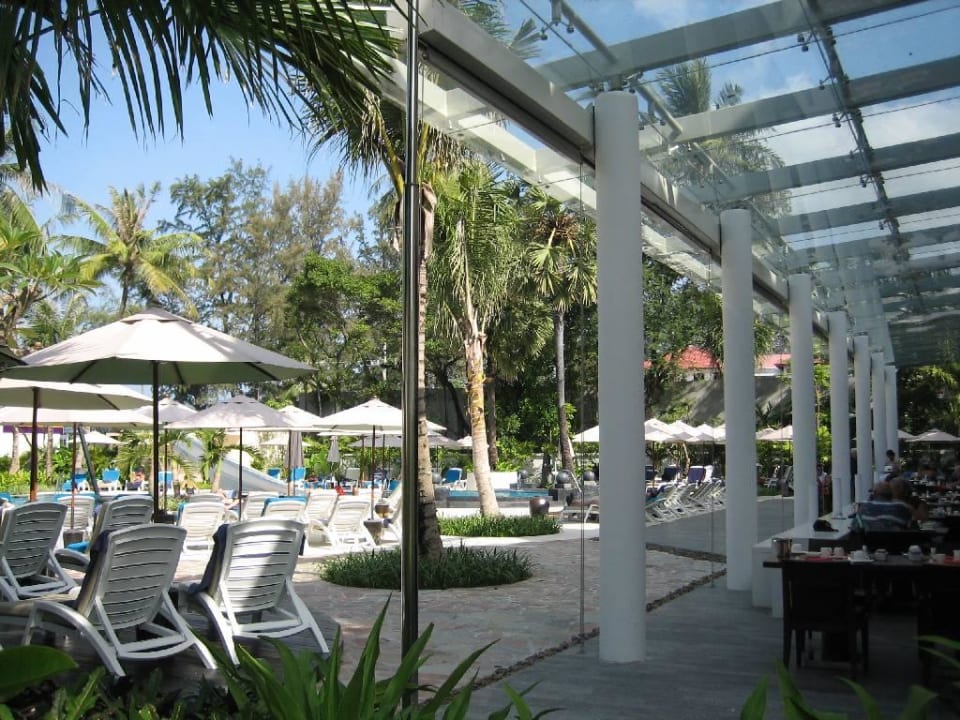 Gartenanalge mit Cafe Holiday Inn Resort Phuket