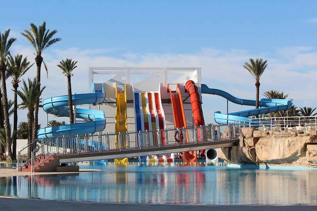 Der neue Aquapark (am Nebengebäude) Calimera One Resort Jockey