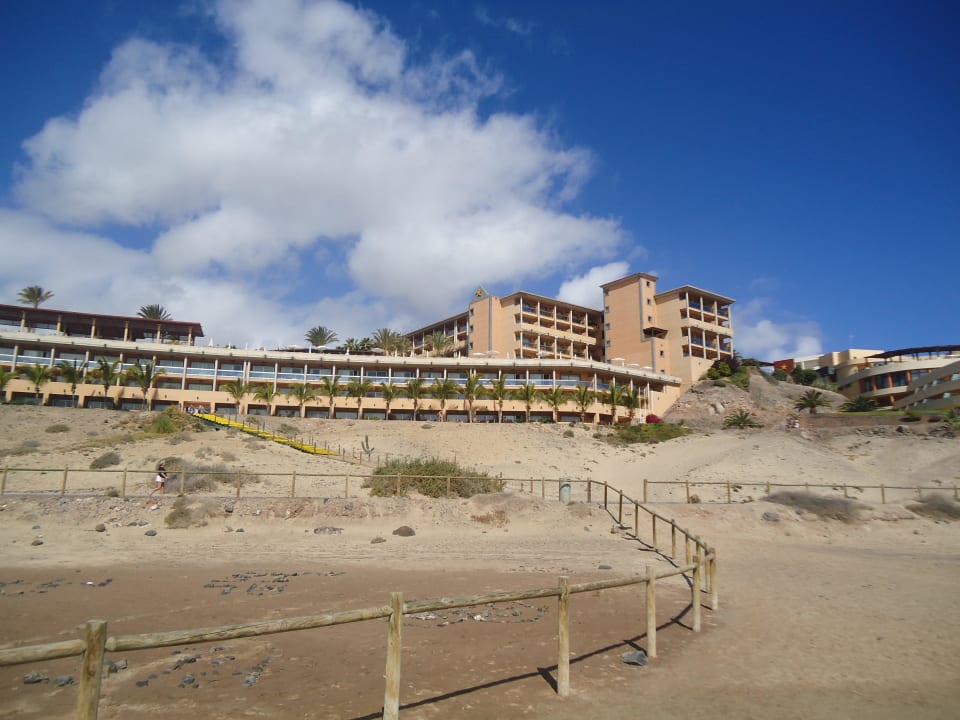 Widok na hotel z plaży Iberostar Selection Fuerteventura Palace