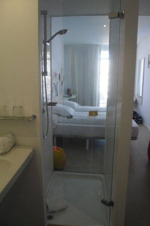 Blick in die Dusche Iberostar Waves Bahia de Palma