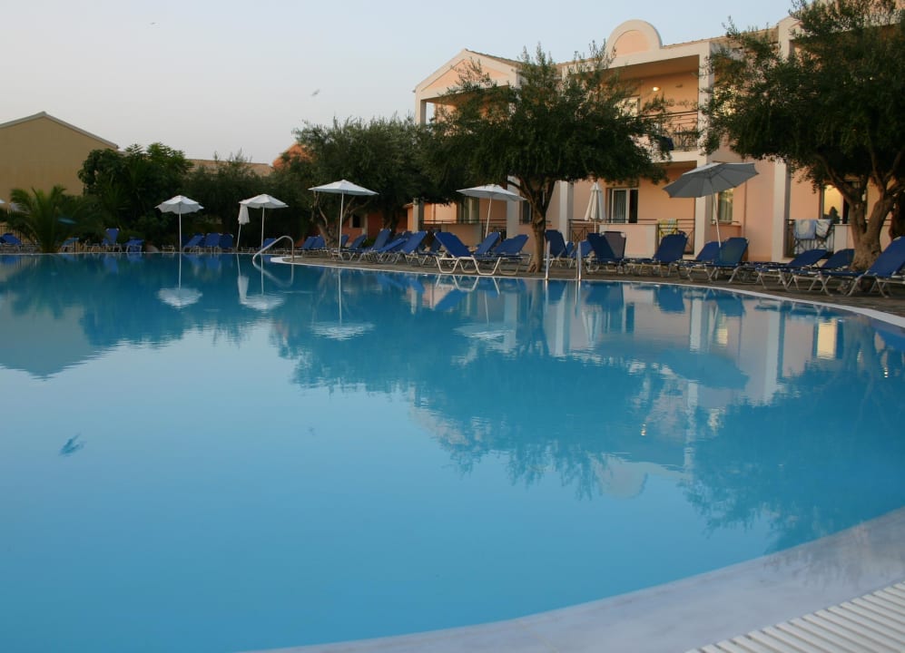 Relaxpool oberhalb der Hotelanlage Hotel Mareblue Beach