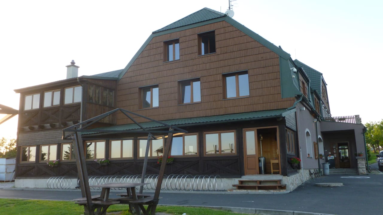 Hotel mit Wintergarten-Anbau Horsky Hotel Lesna