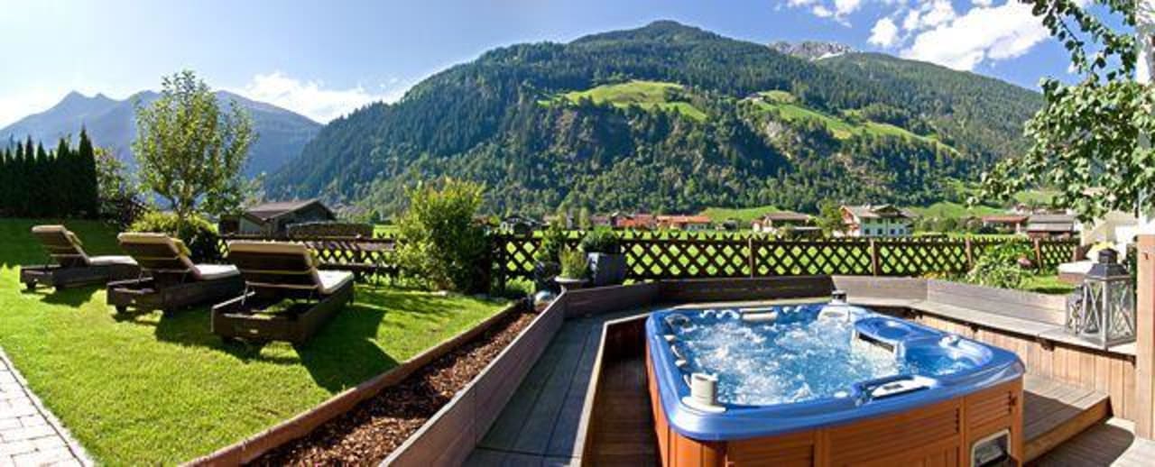 Pool-Anlage Hotel Brunnenhof