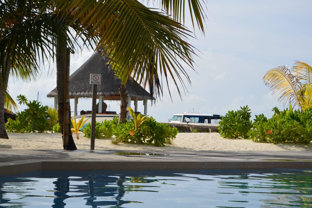 Am kleinen und feinen Pool Safari Island Maldives
