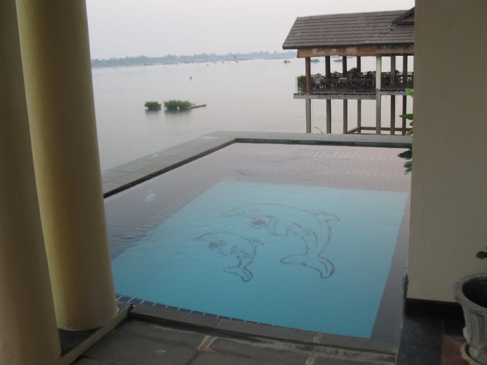 Pool und Mekong Hotel Pon Arena