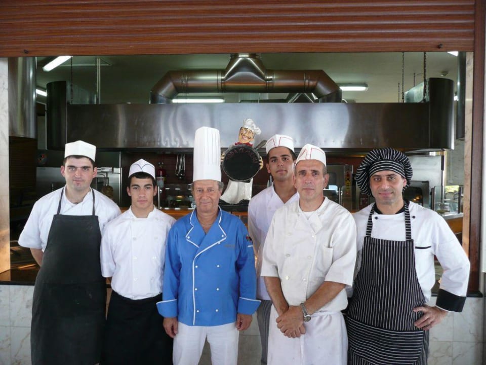 Chefkoch George mit seinem Team Hotel Kalithea Horizon Royal
