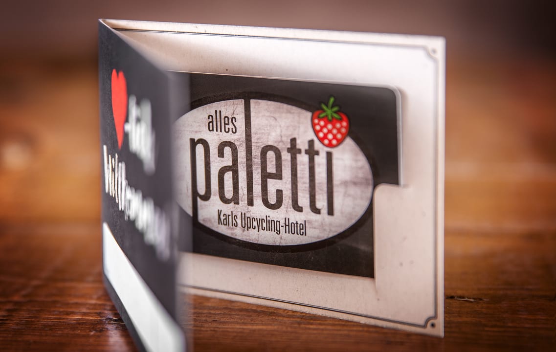 Zimmer Alles Paletti Karls Upcycling Hotel