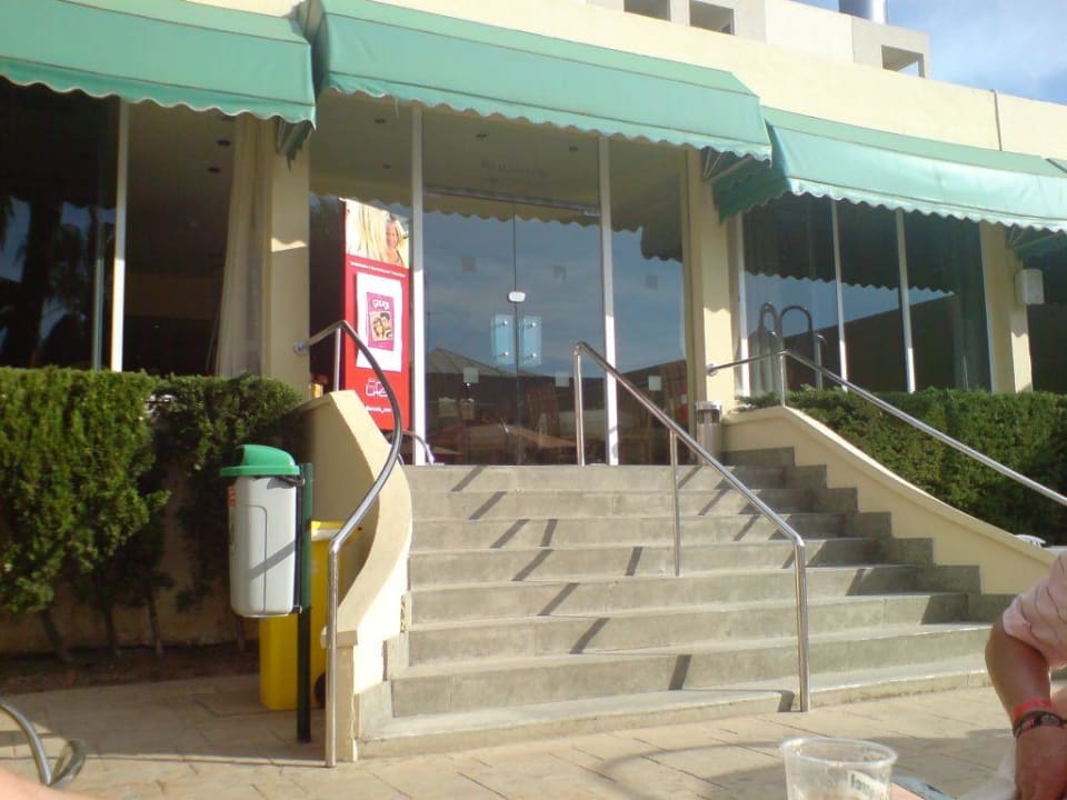 Treppe zum Restaurant  Occidental Ibiza