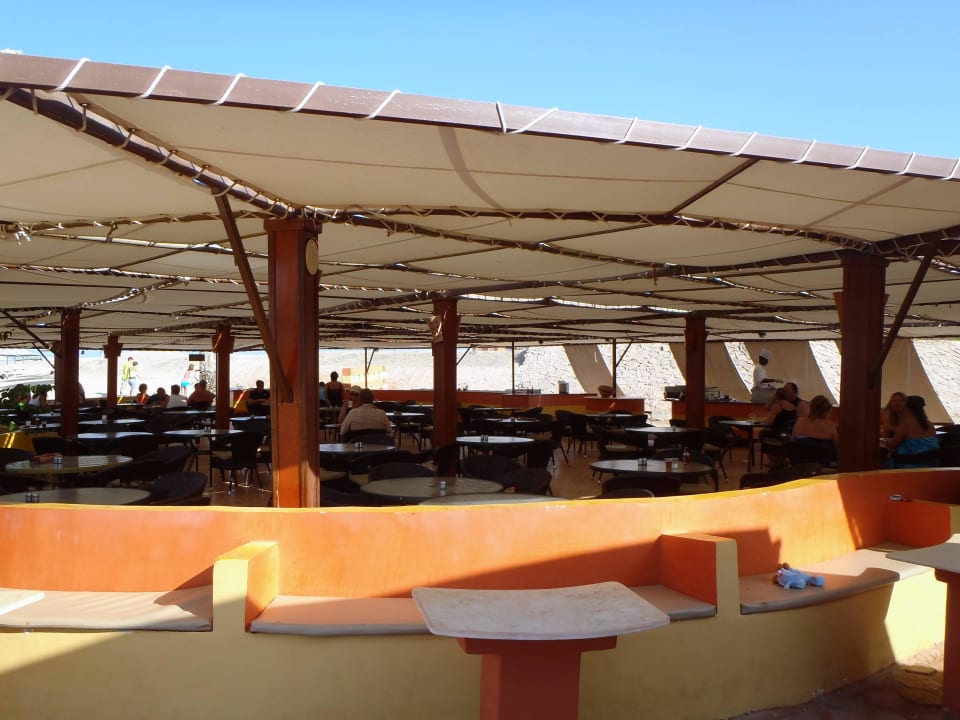 Strandrestaurant Malikia Resort Abu Dabbab