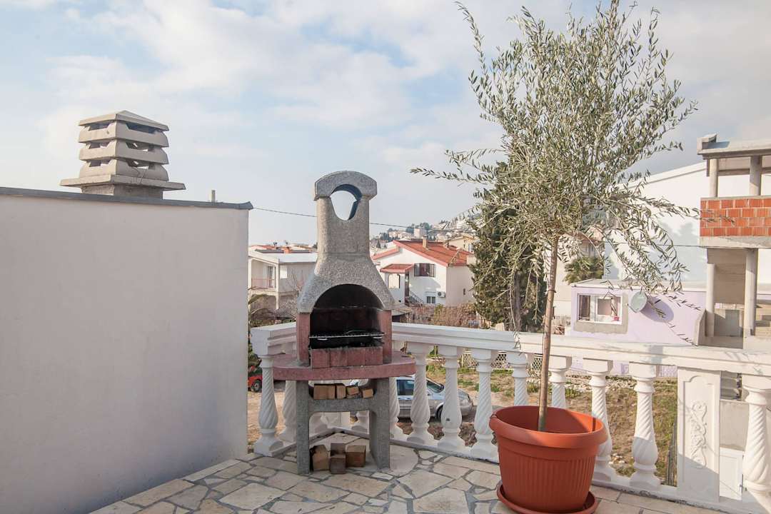 мангал Rooms and apartments Milana