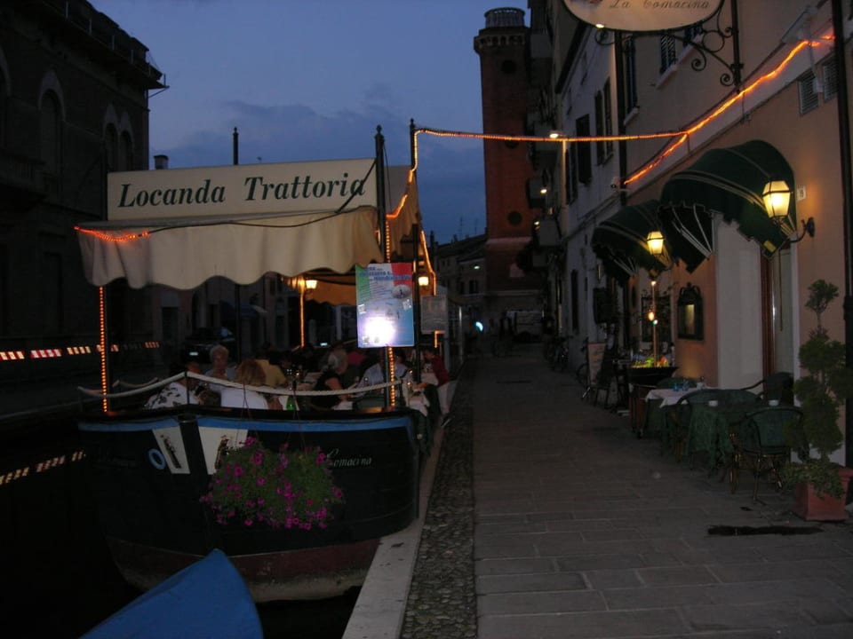 Blick auf romantisches Restaurant Hotel Locanda La Comacina