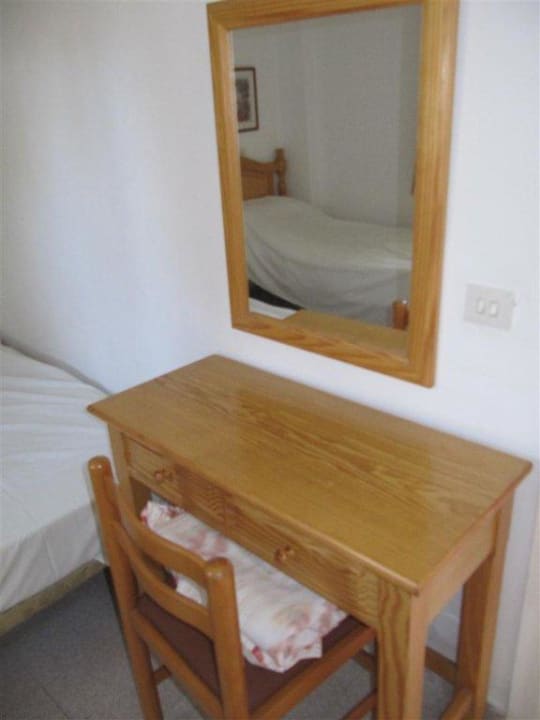 Spiegelschrank Schlafzimmer Aparthotel Houm Plaza Son Rigo