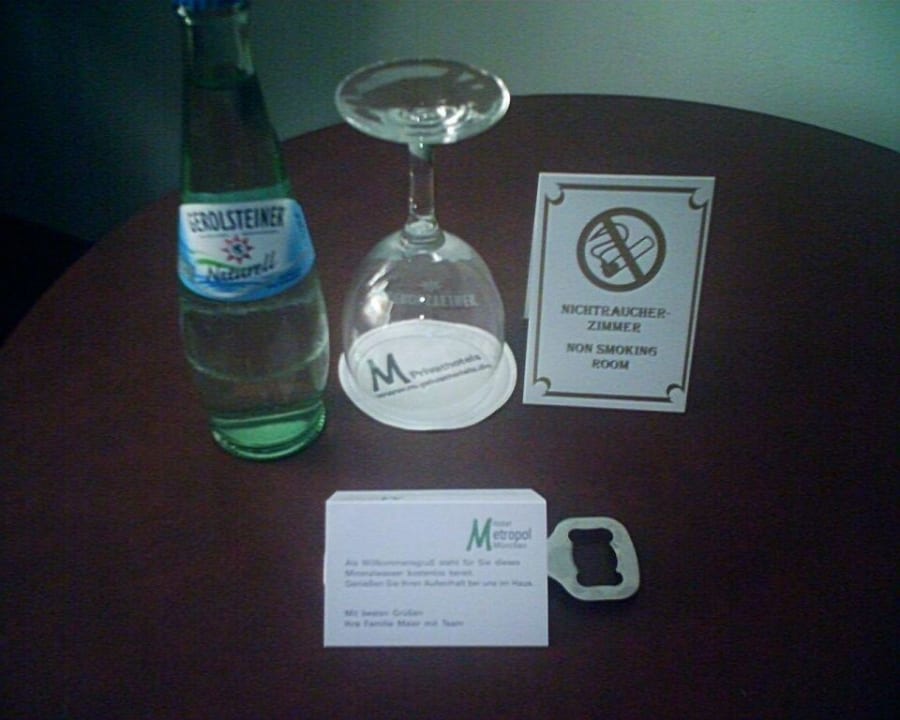 Der Abstelltisch Hotel Metropol by Maier Privathotels