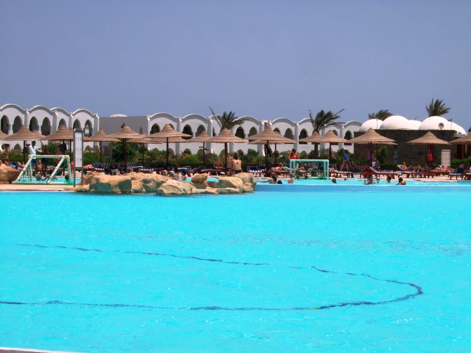 Poollandschaft Hotel Gorgonia Beach Resort