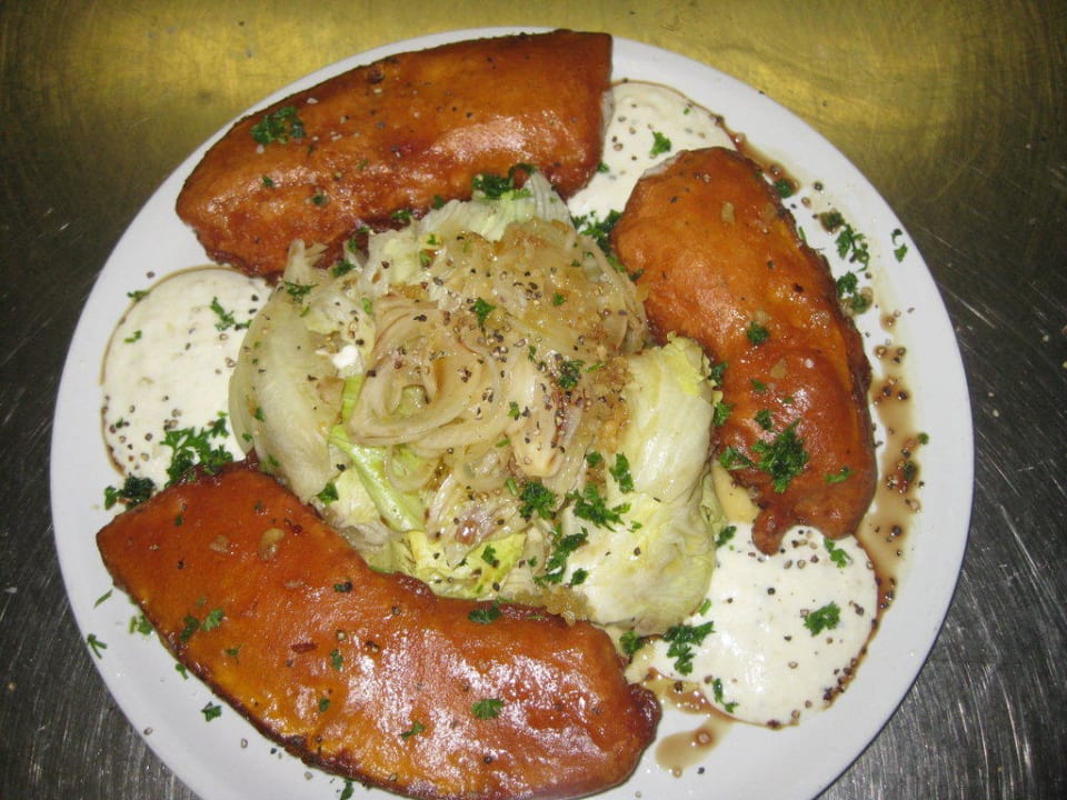 Kürbisschnitzel in Bierteig mit mariniertem Salat Hotel Adler / Gasthof Zum verkauften Großvater