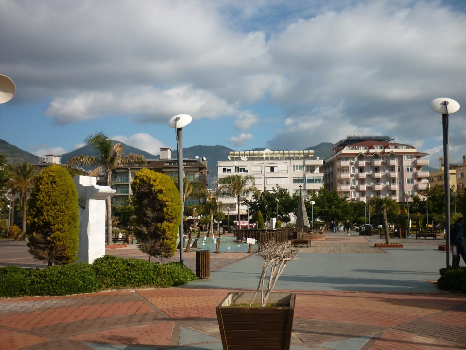 Park vorm Hotel Hotel Kahya