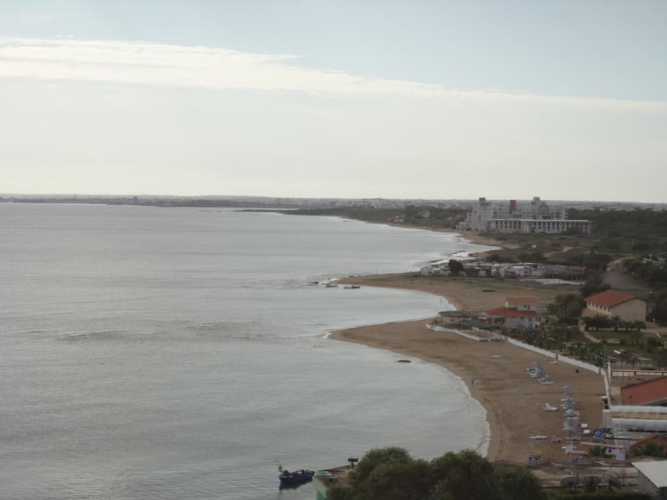 Widok po horyzont Salamis Bay Conti Resort Hotel & Casino