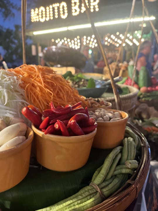 Gastro DoubleTree by Hilton Phuket Banthai Resort