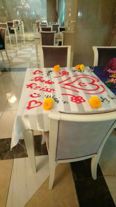 Gastro Well Palace Side