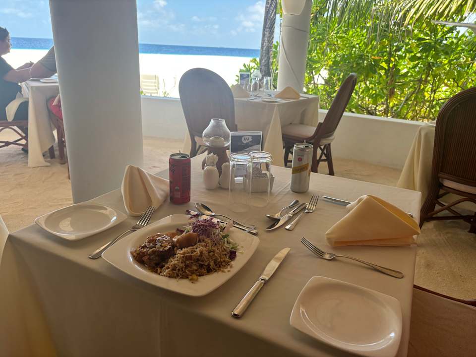 Gastro Angaga Island Resort