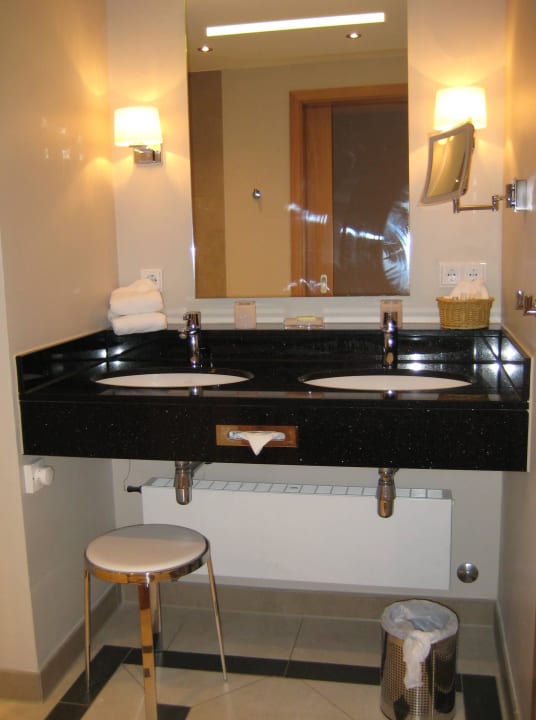 Zimmer 722 - Waschtisch Romantik Hotel Jagdhaus Eiden am See