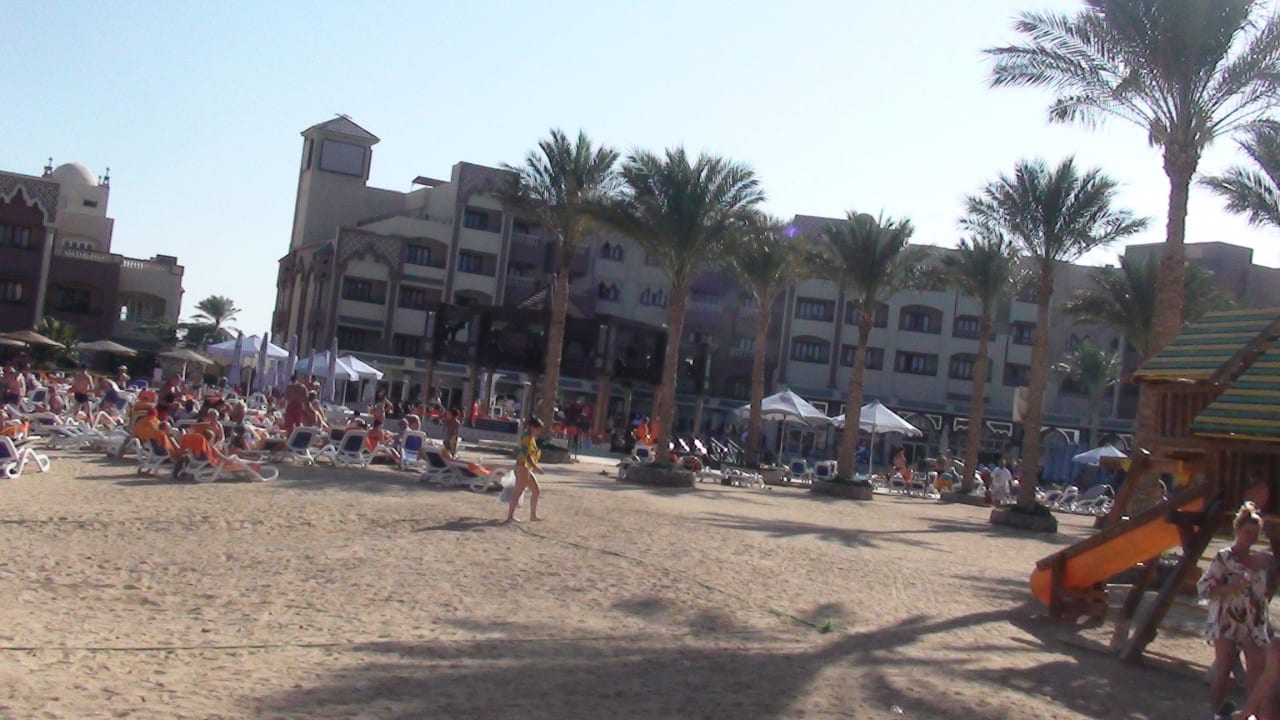 Пляж для развлечения Sunny Days El Palacio Resort & Spa