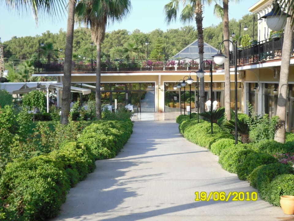 Weg zum Restaurant Club Hotel Phaselis Rose